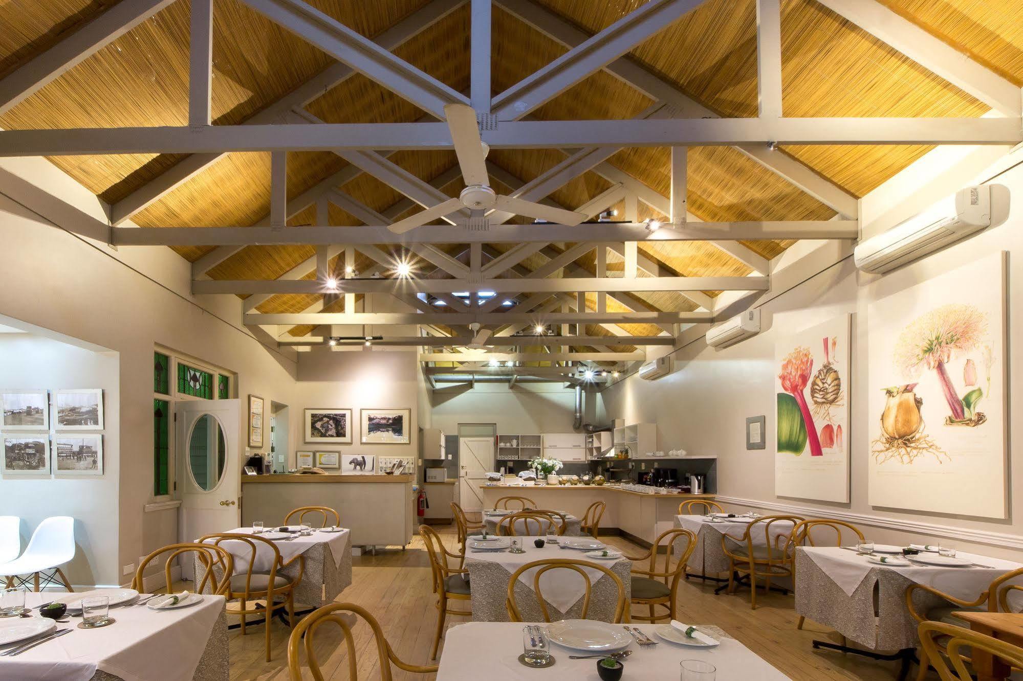 Quarry Lake Inn East London Exterior foto